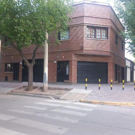 Apartamentos Willy - En Zona Residencial Con Estacionamiento Mendoza Exteriör bild