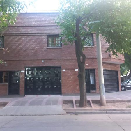 Apartamentos Willy - En Zona Residencial Con Estacionamiento Mendoza Exteriör bild