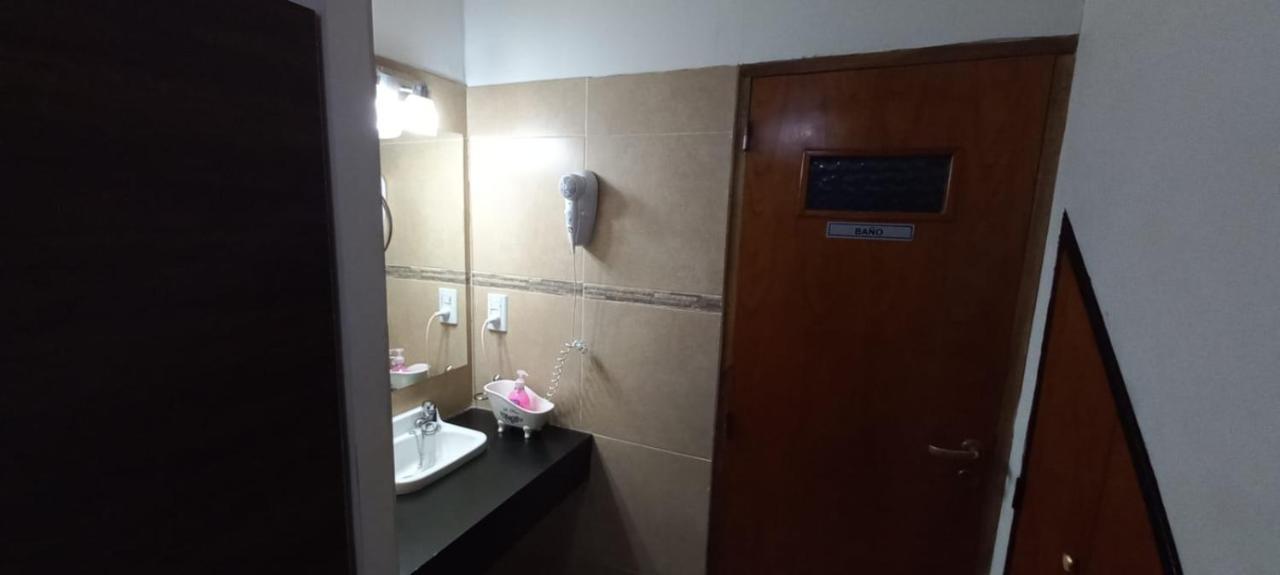Apartamentos Willy - En Zona Residencial Con Estacionamiento Mendoza Exteriör bild